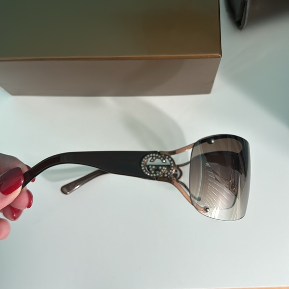Gucci Sunglasses - Picture 5 of 8